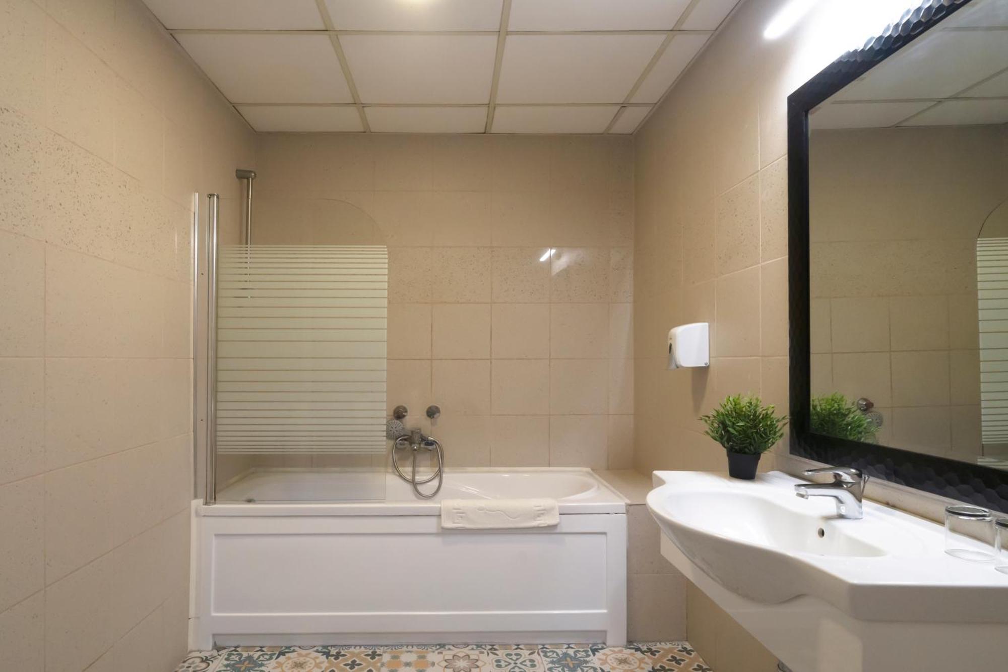 Nyíregyháza Korona Hotel מראה חיצוני תמונה