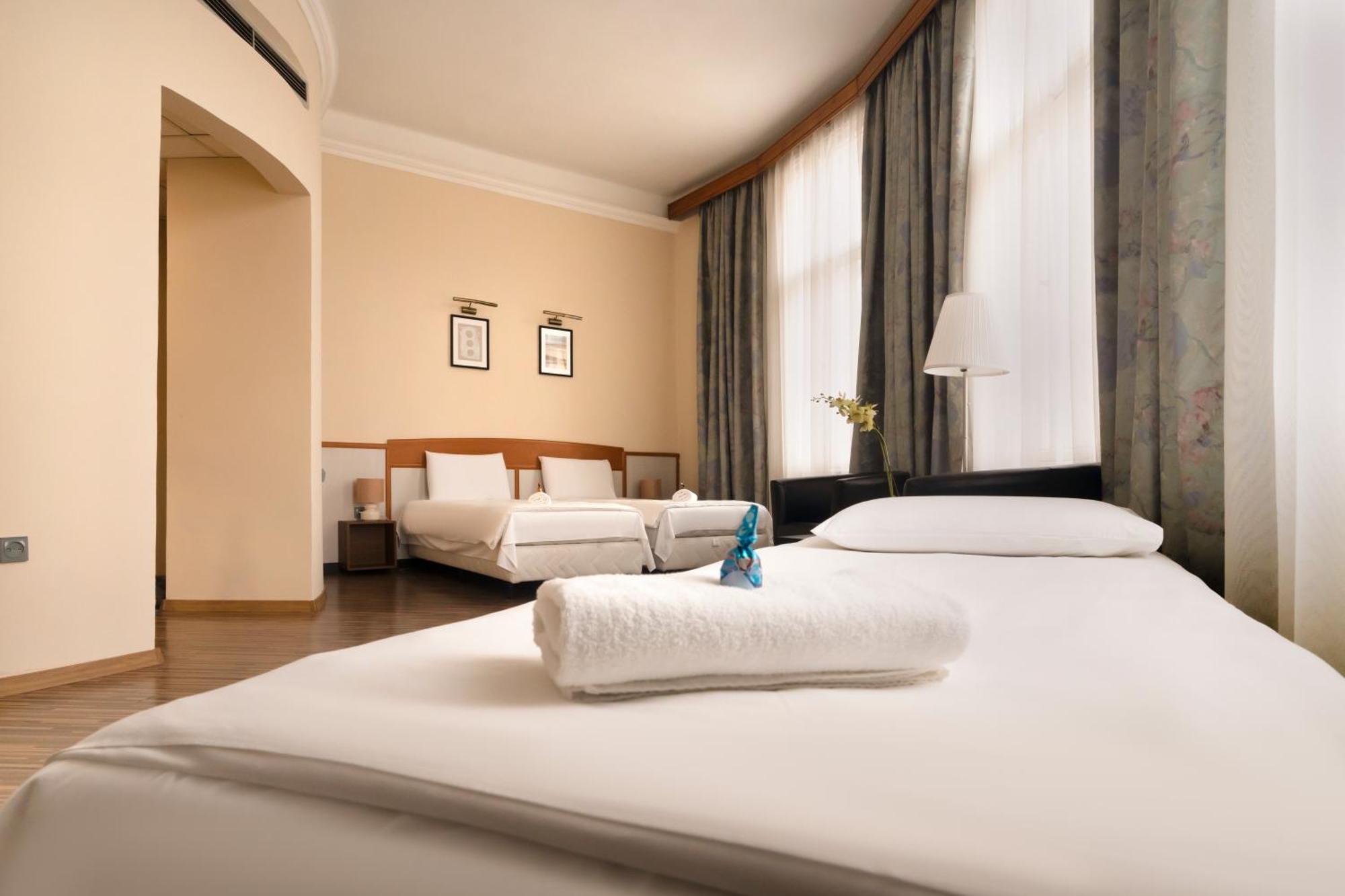 Nyíregyháza Korona Hotel מראה חיצוני תמונה