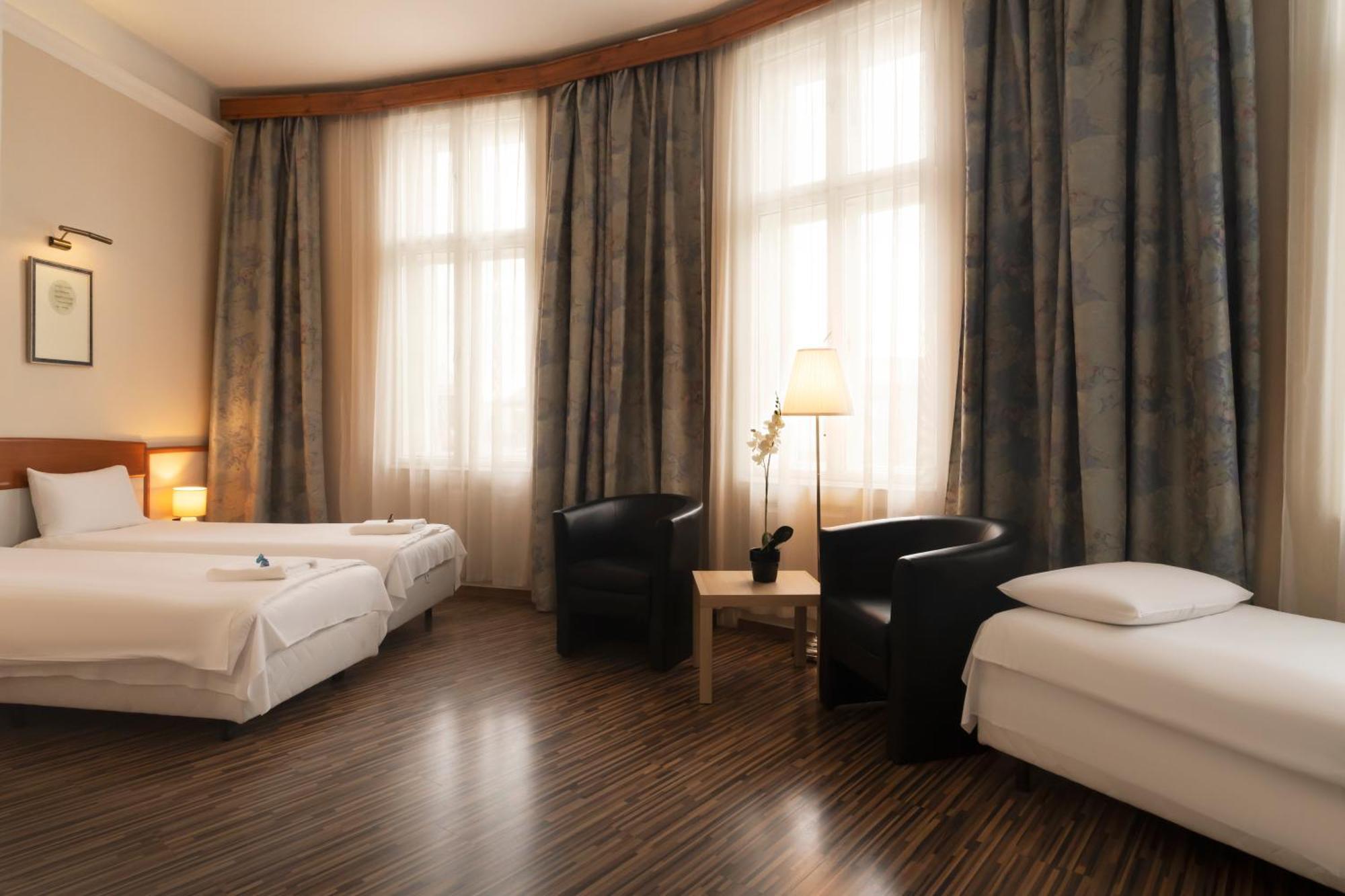 Nyíregyháza Korona Hotel מראה חיצוני תמונה