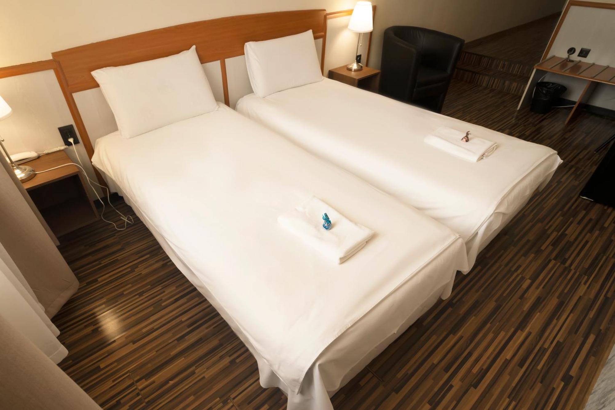 Nyíregyháza Korona Hotel מראה חיצוני תמונה