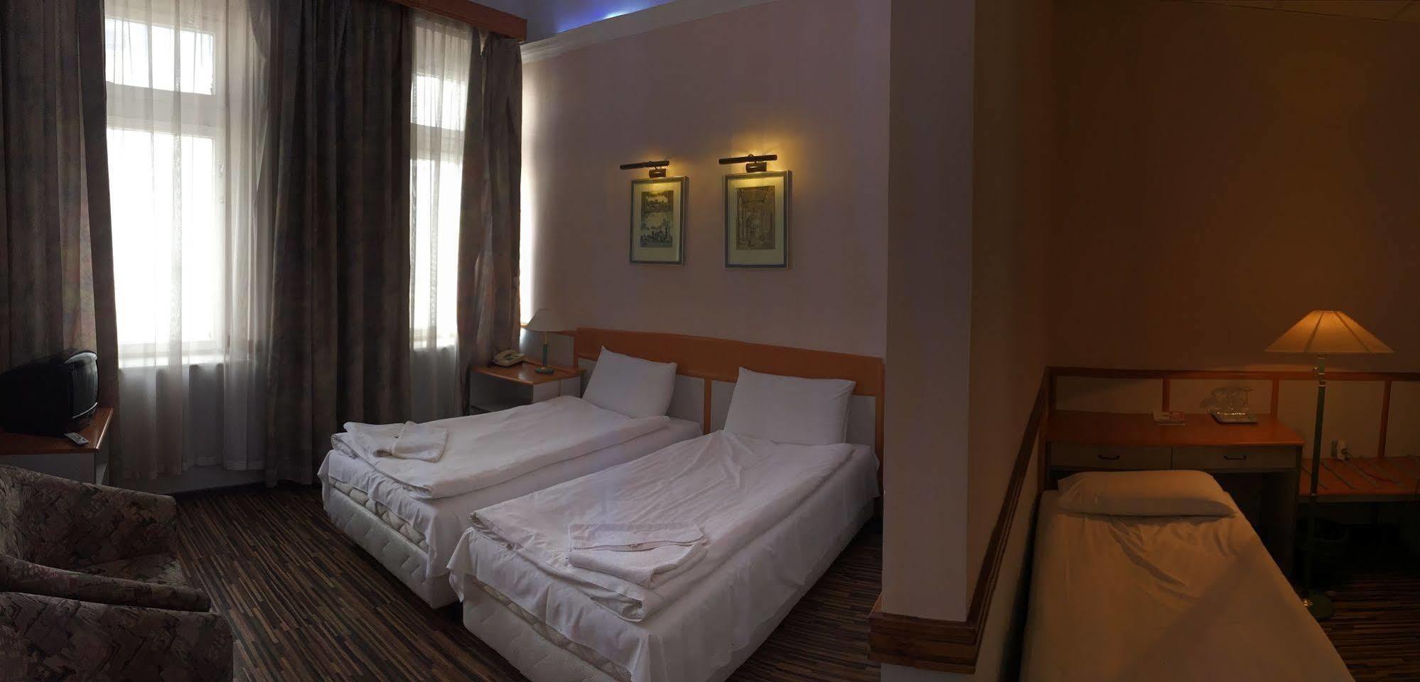 Nyíregyháza Korona Hotel מראה חיצוני תמונה