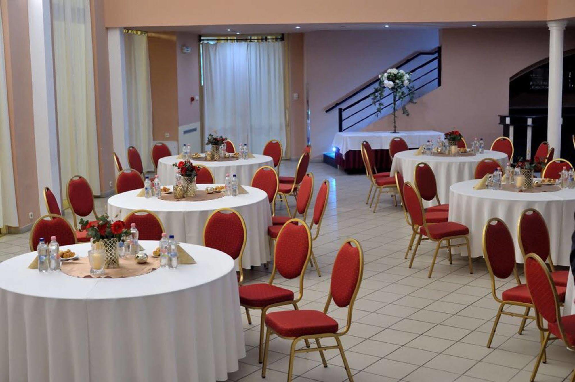 Nyíregyháza Korona Hotel מראה חיצוני תמונה
