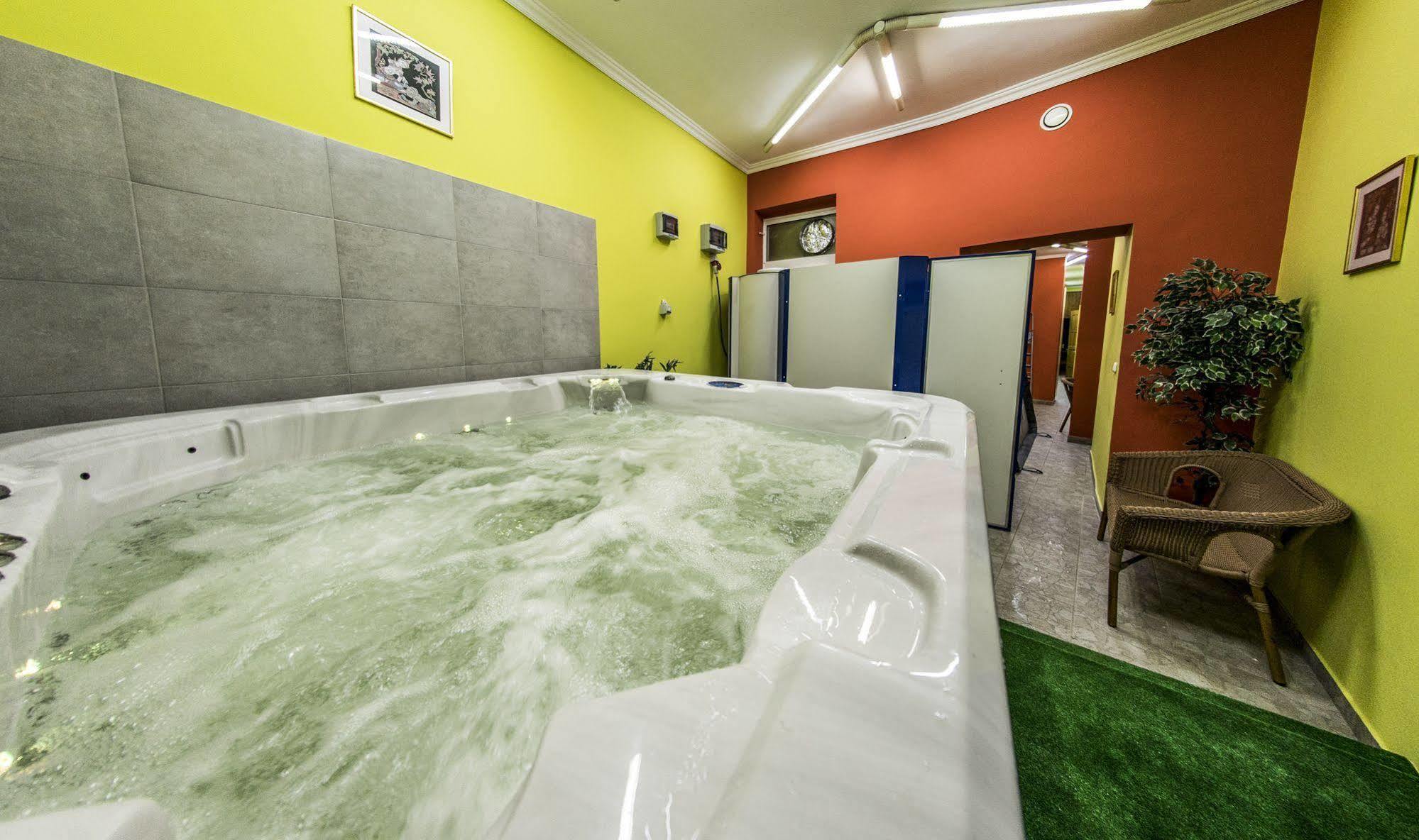 Nyíregyháza Korona Hotel מראה חיצוני תמונה