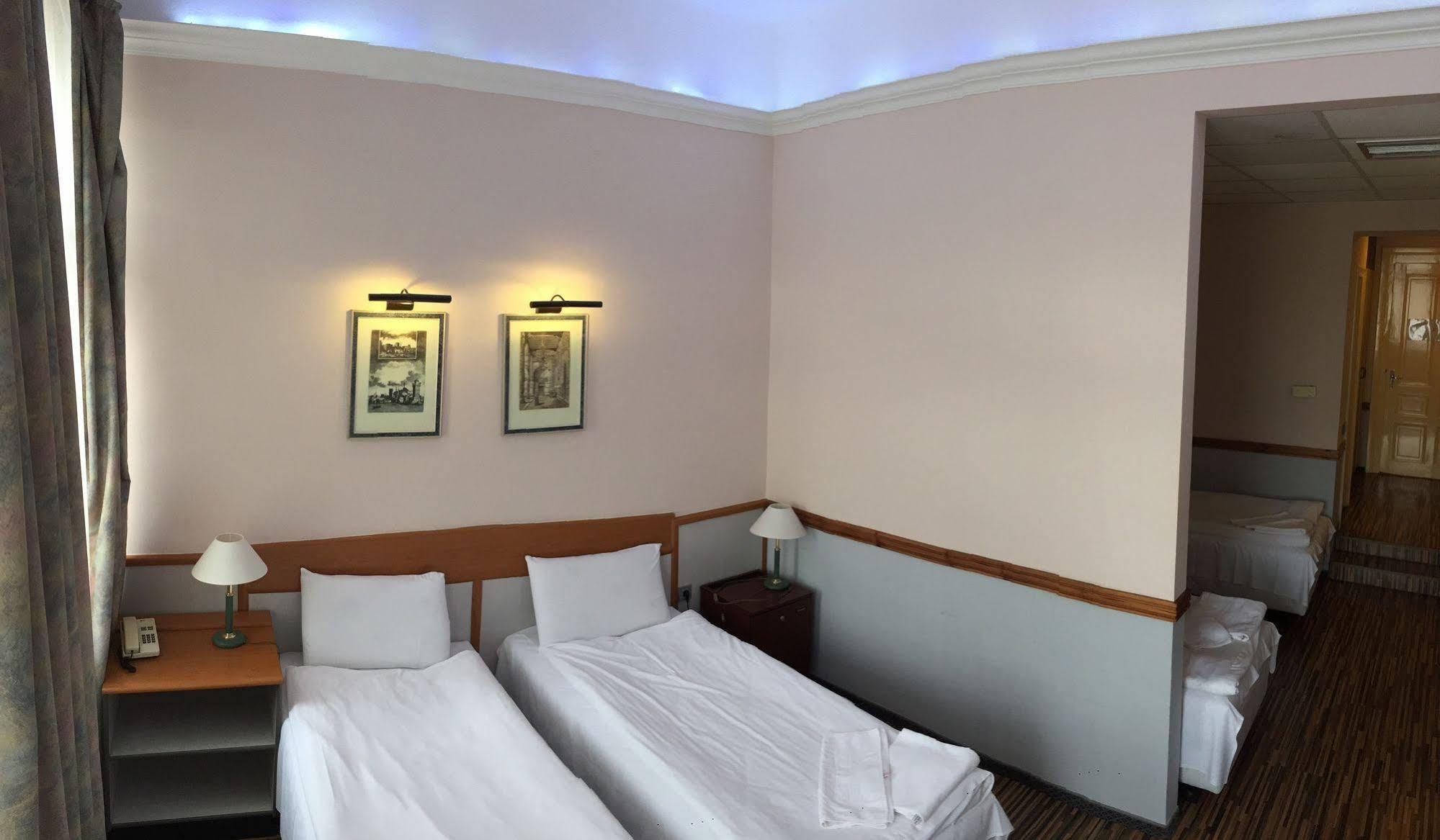 Nyíregyháza Korona Hotel מראה חיצוני תמונה